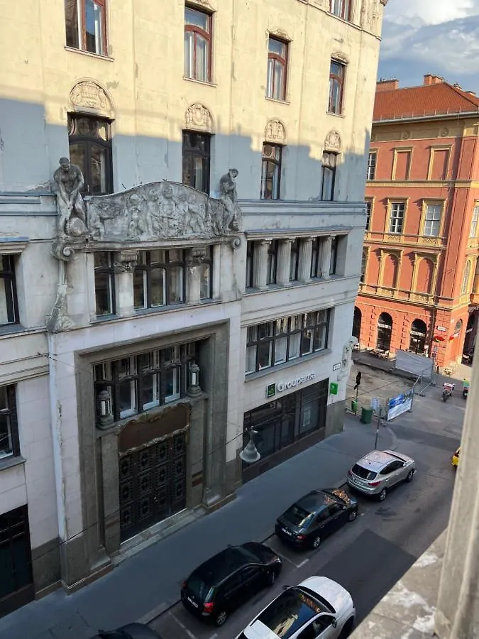 Cathedral Luxury Apartment Budapest
